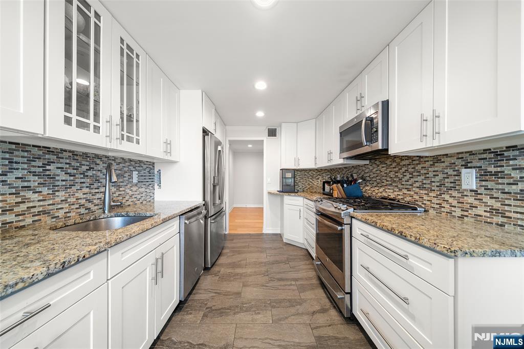 2200 N Central Road 11E