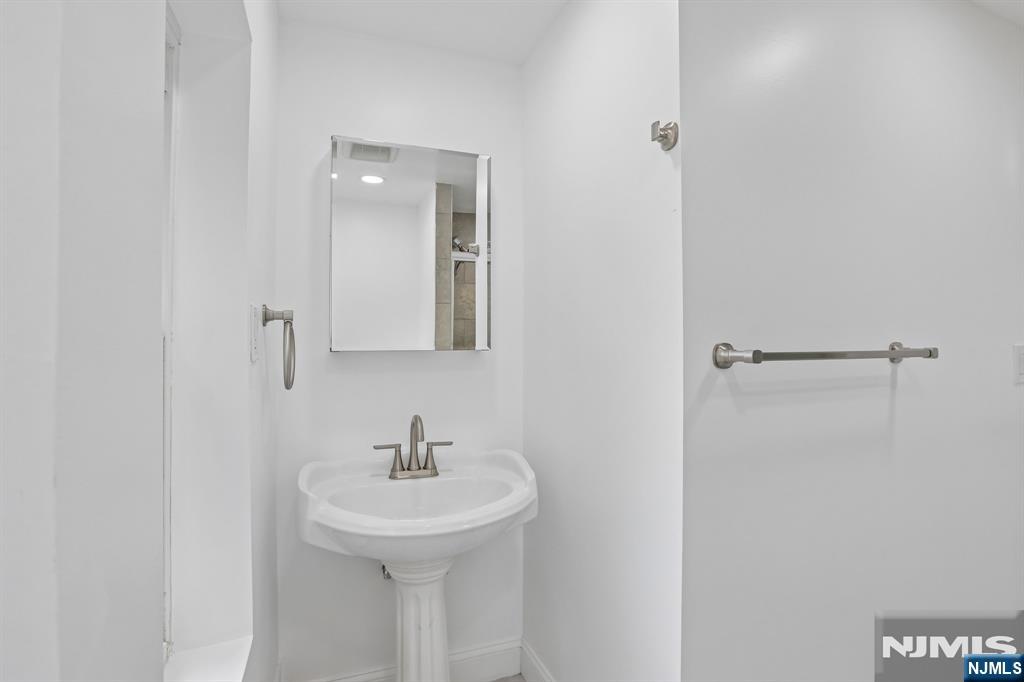1611 Ann Street 2