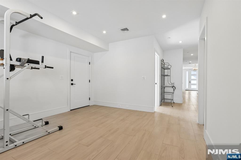 10 Hooks Lane B