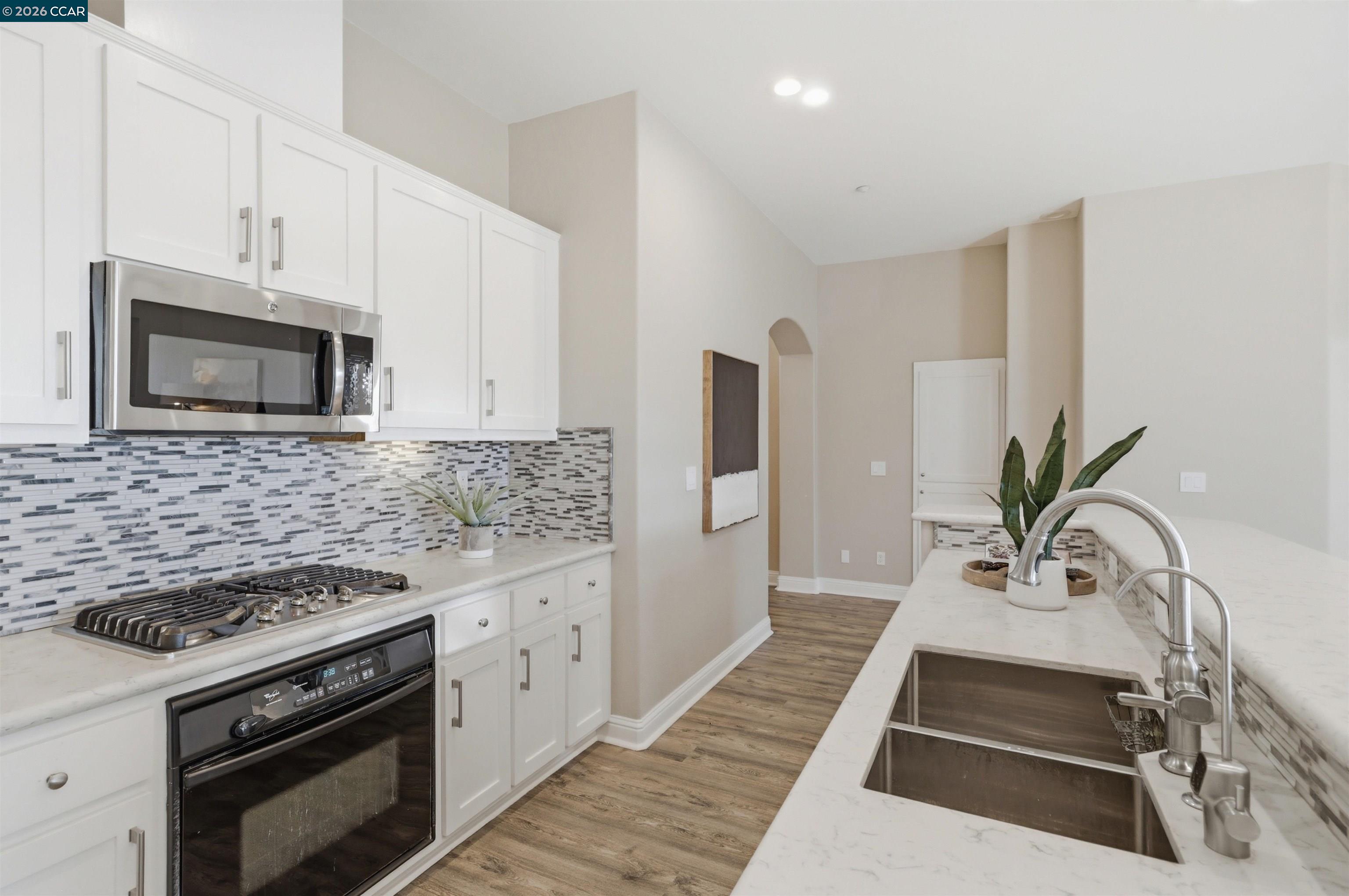 206 Chaparral Dr