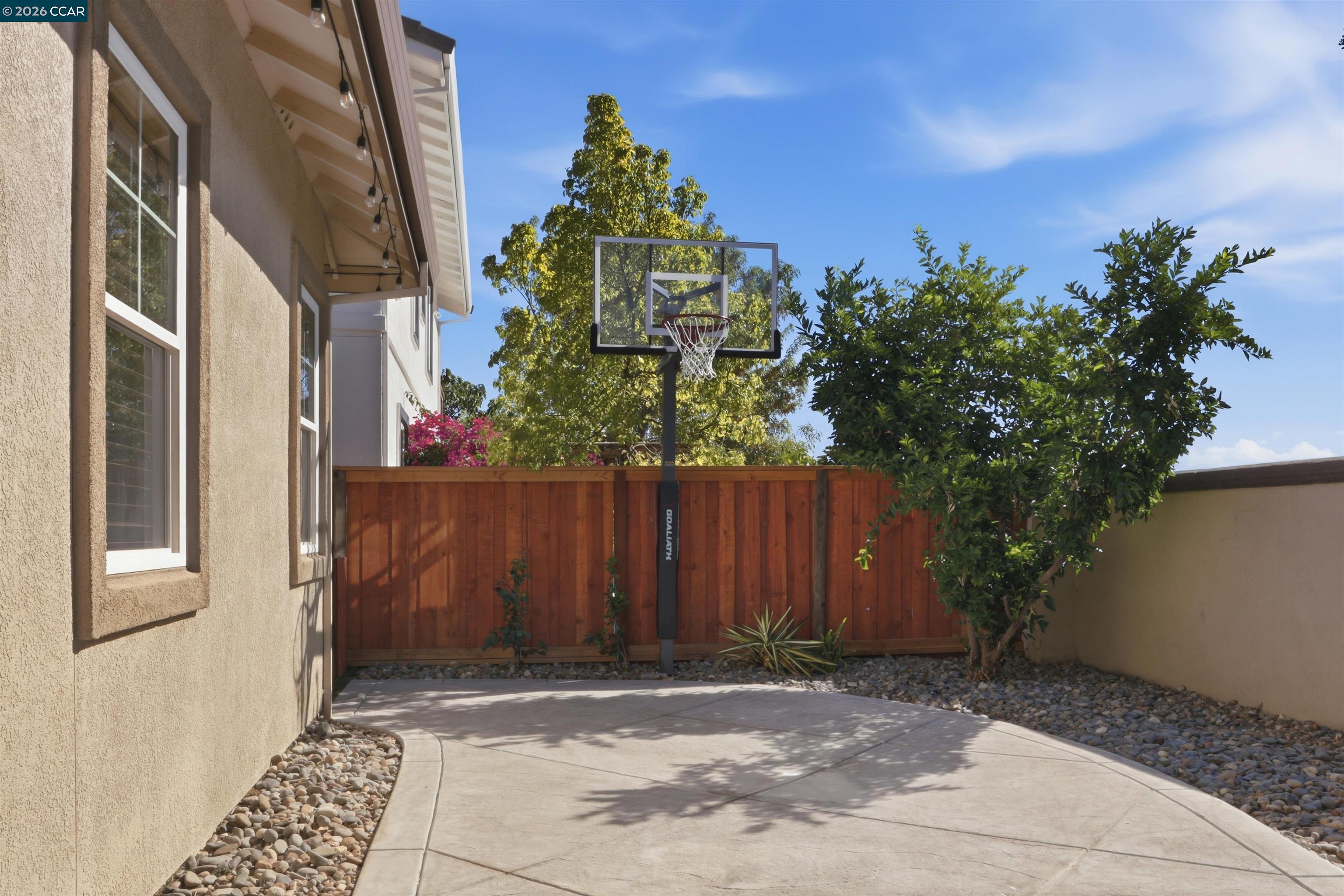 206 Chaparral Dr