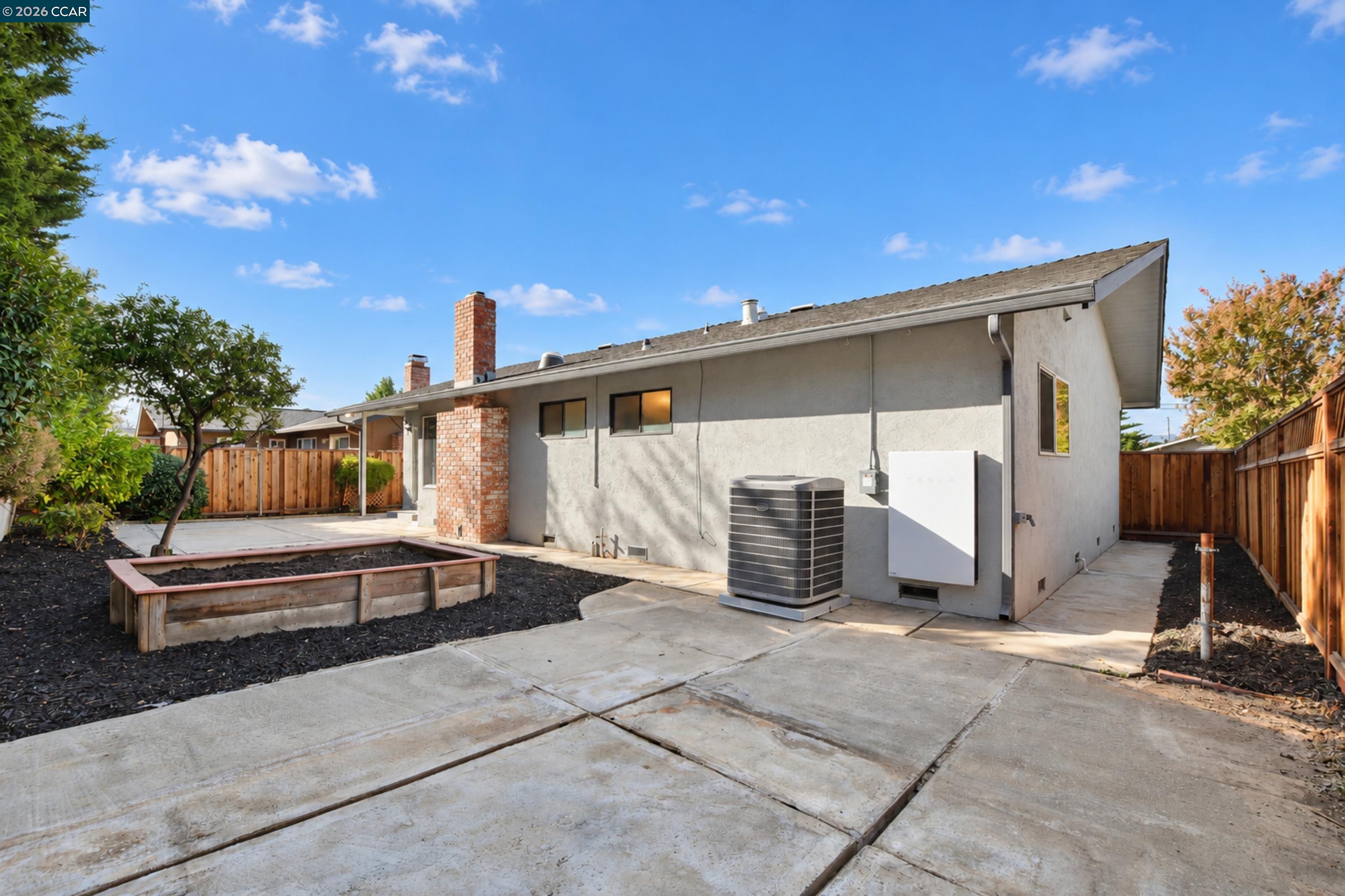 232 Coleen St