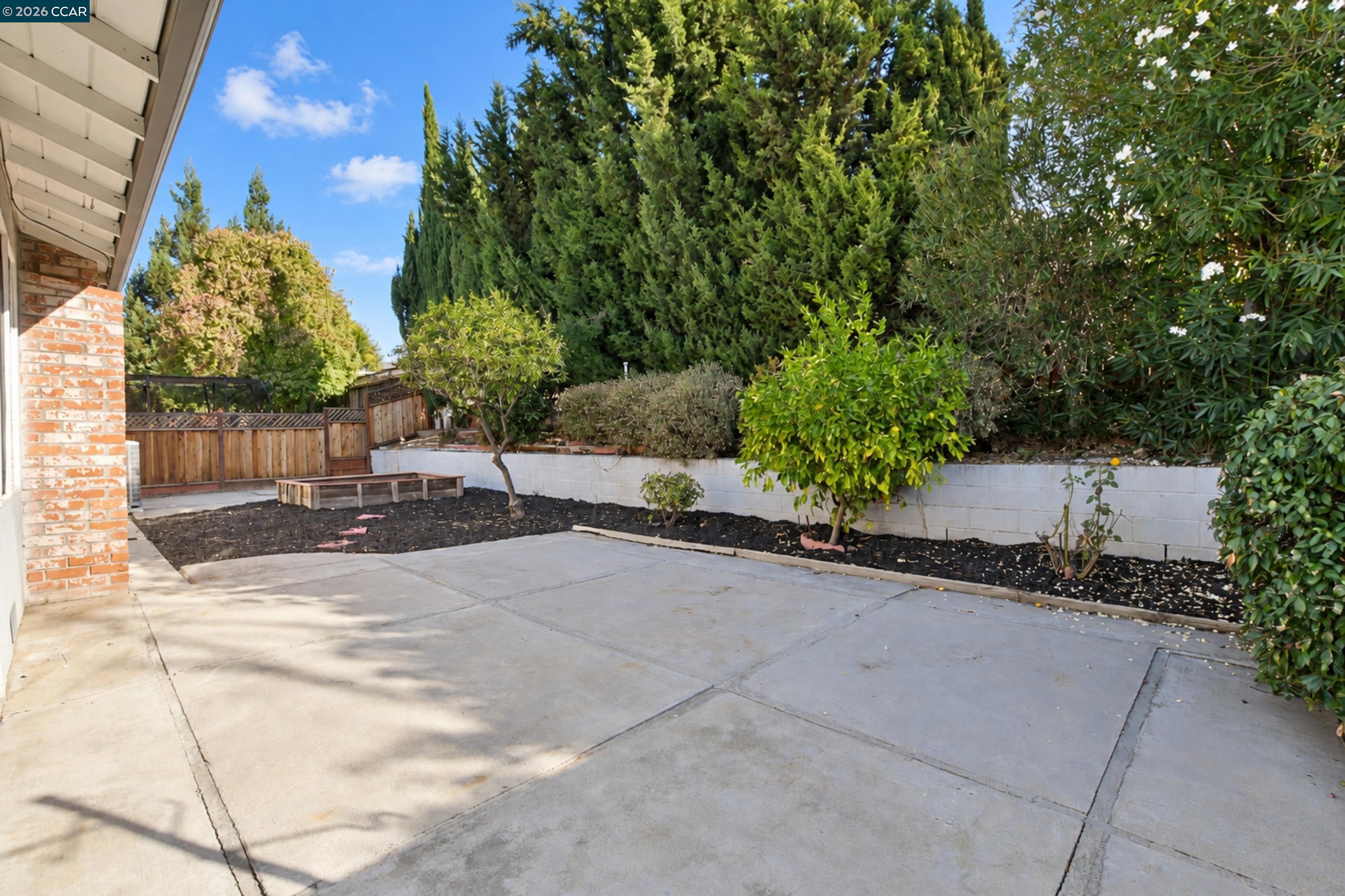 232 Coleen St