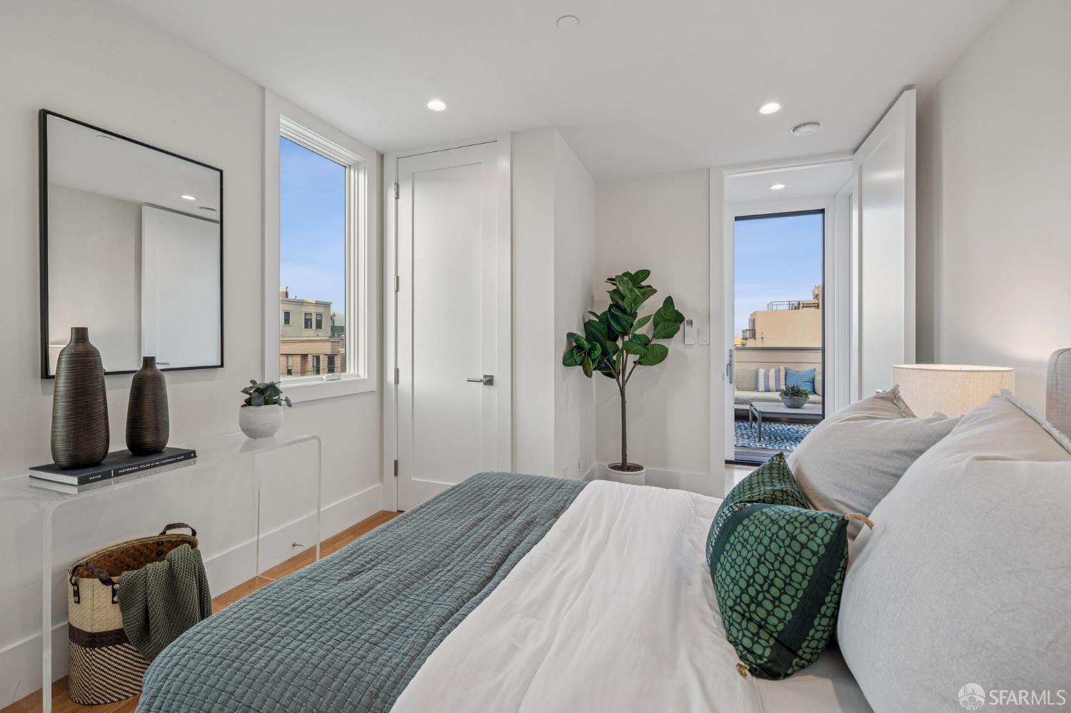 228 Vicksburg Street # 2