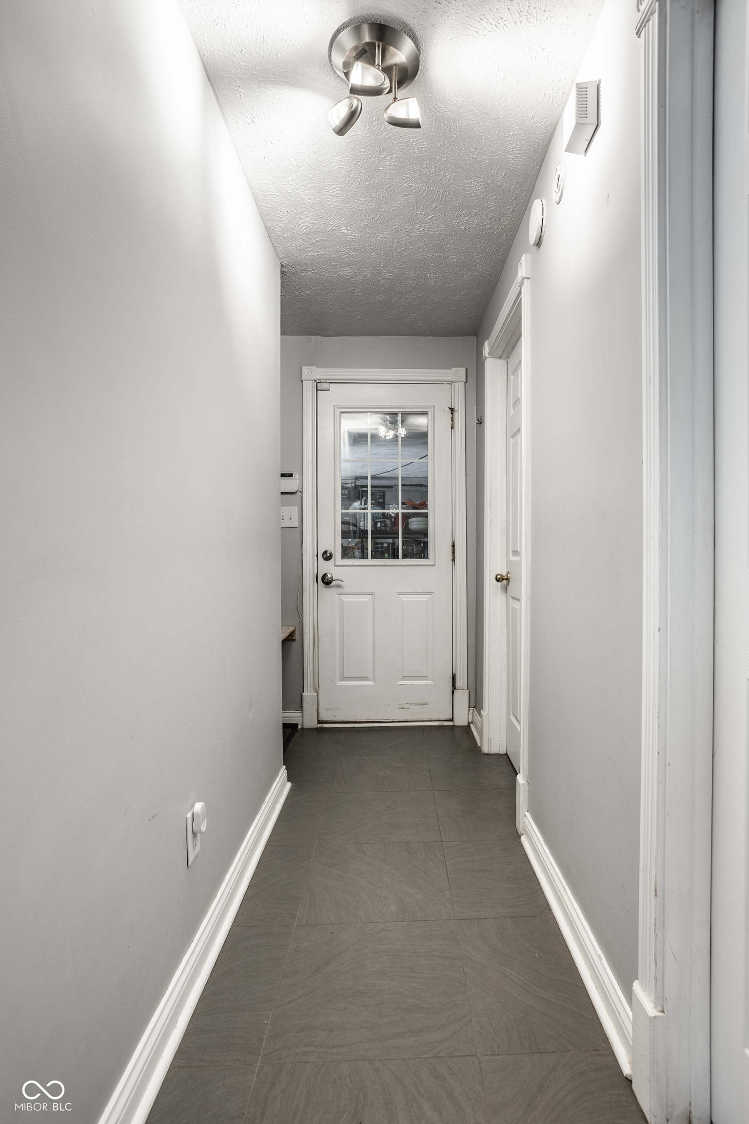 902 Villa Avenue