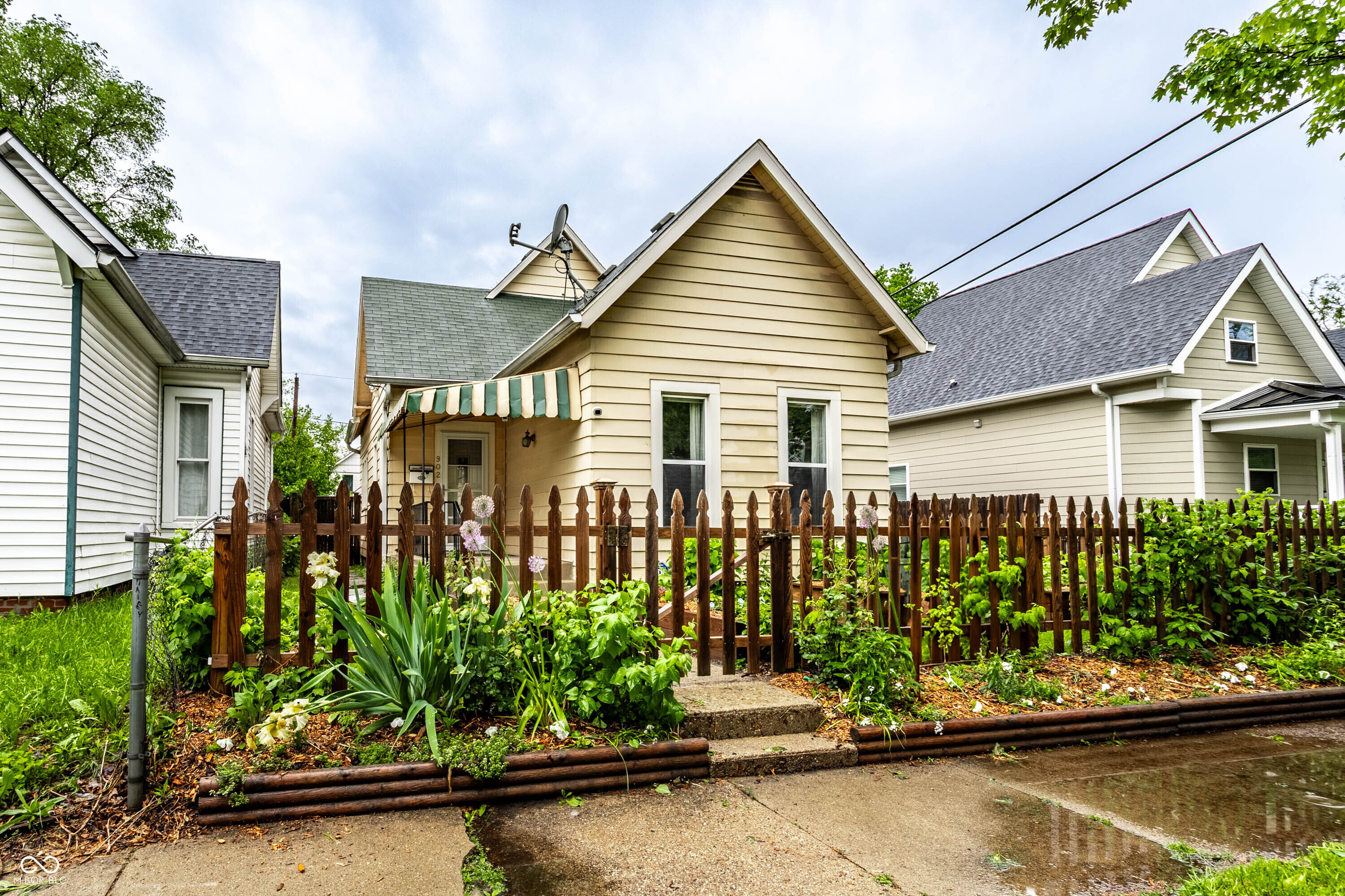 902 Villa Avenue