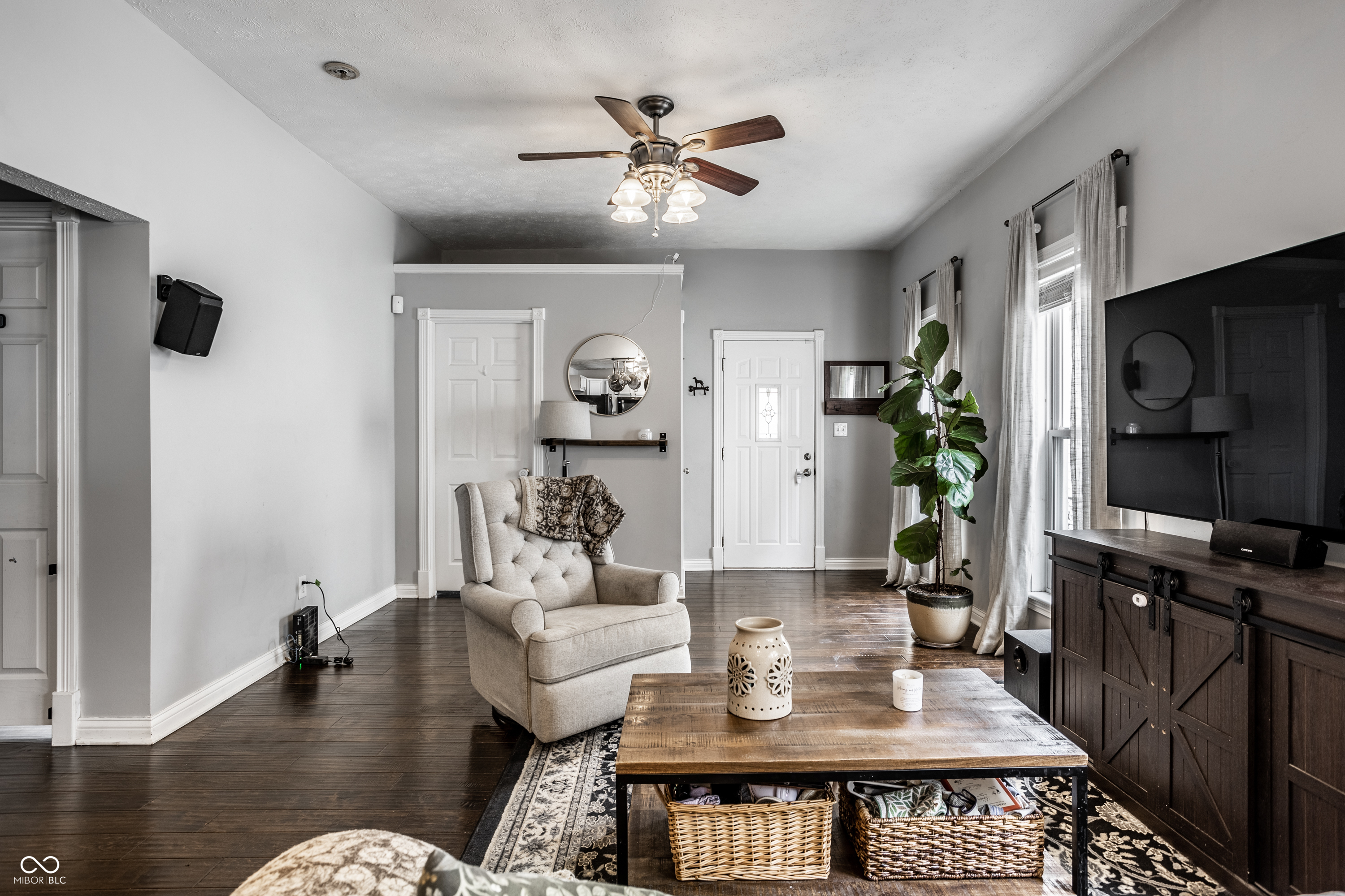 902 Villa Avenue
