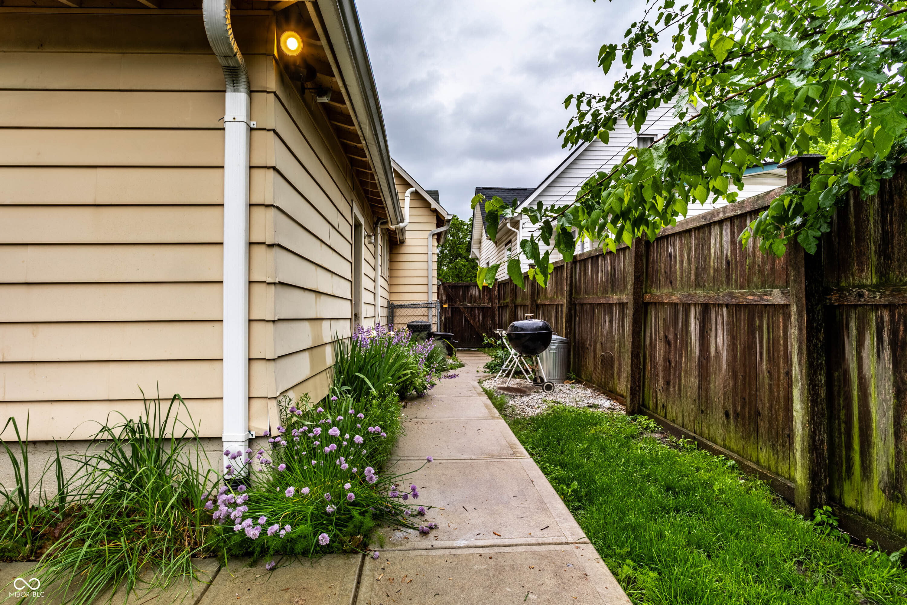 902 Villa Avenue