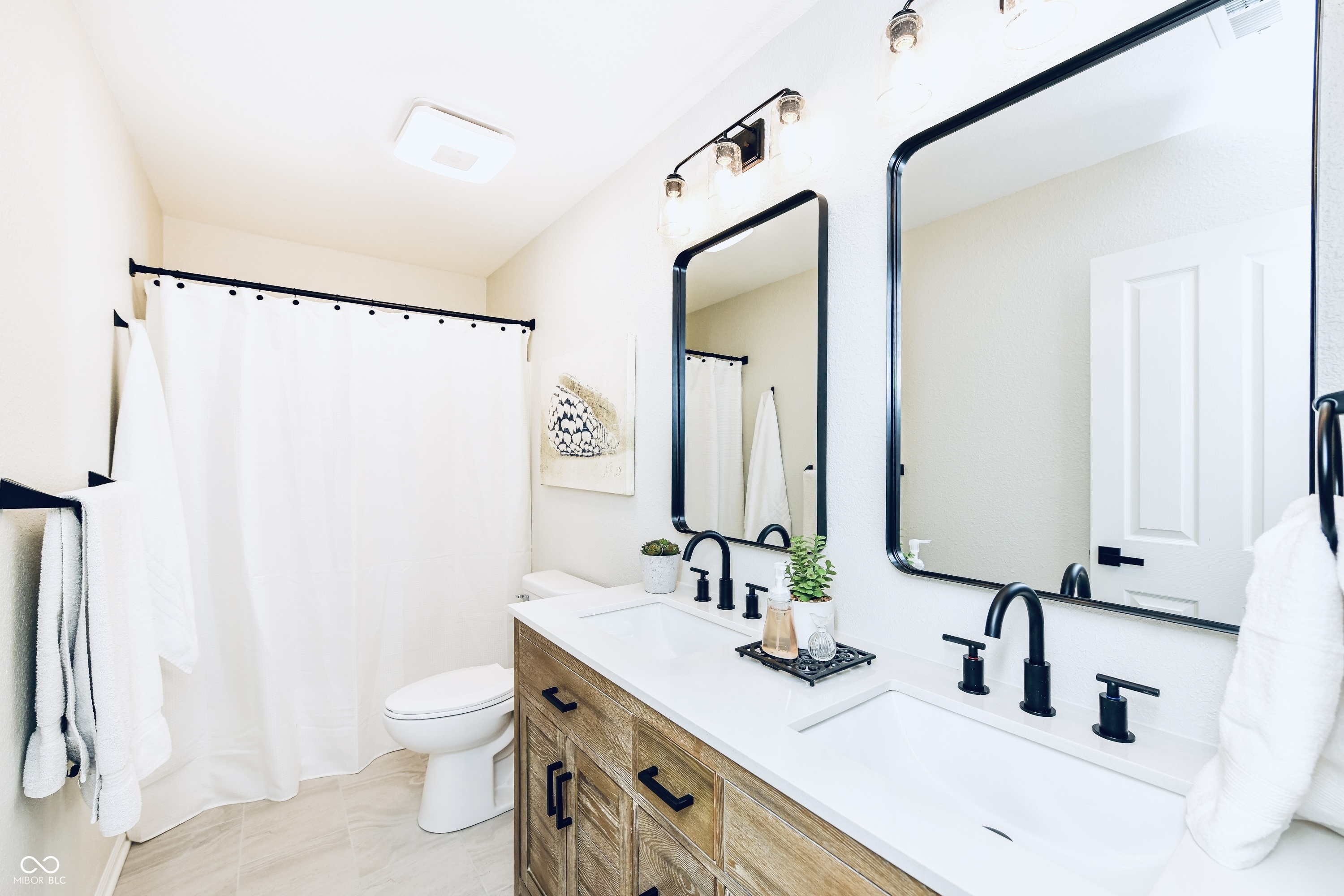 11761 Sand Creek Boulevard