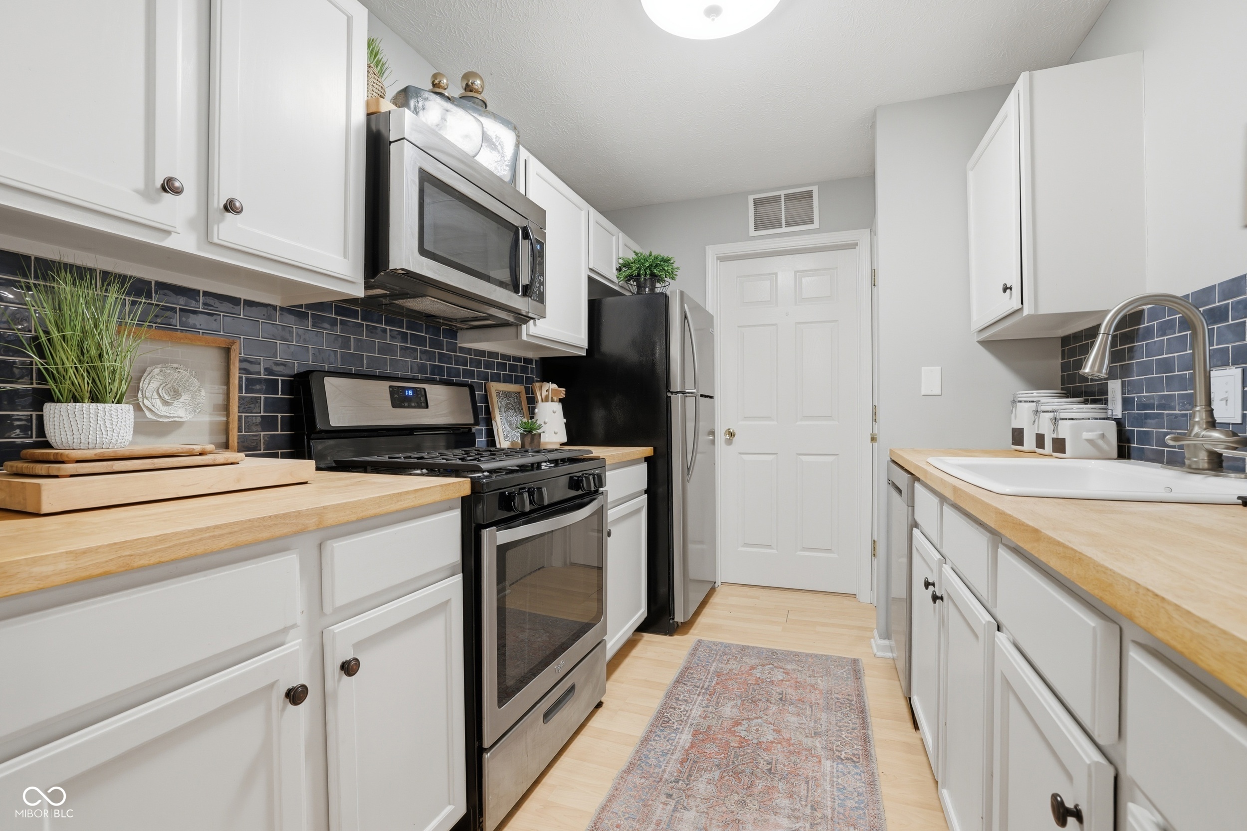 12584 Tennyson Lane Unit: APT 104