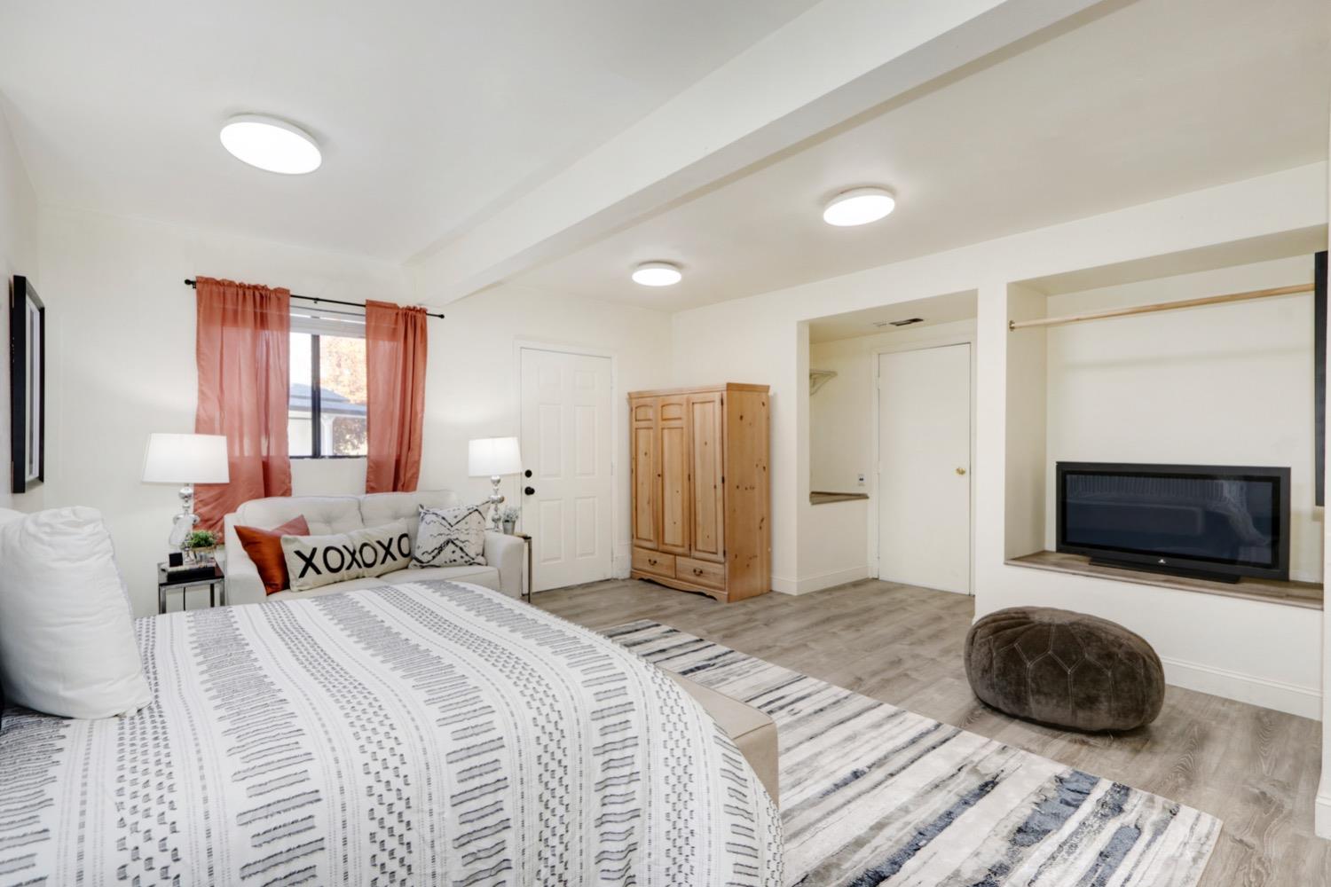 7500 Mountain Avenue