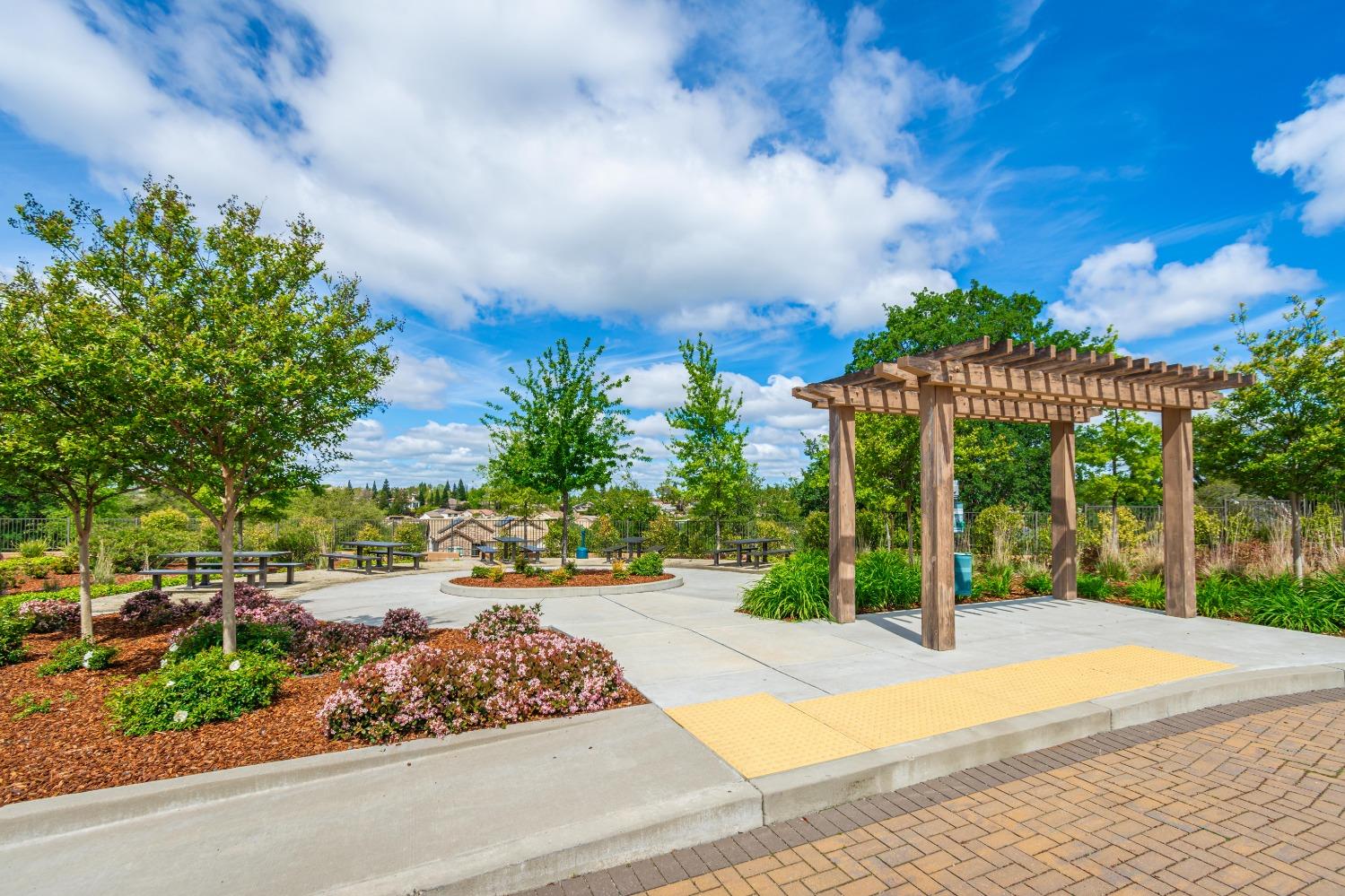 58 Huddlestone Circle