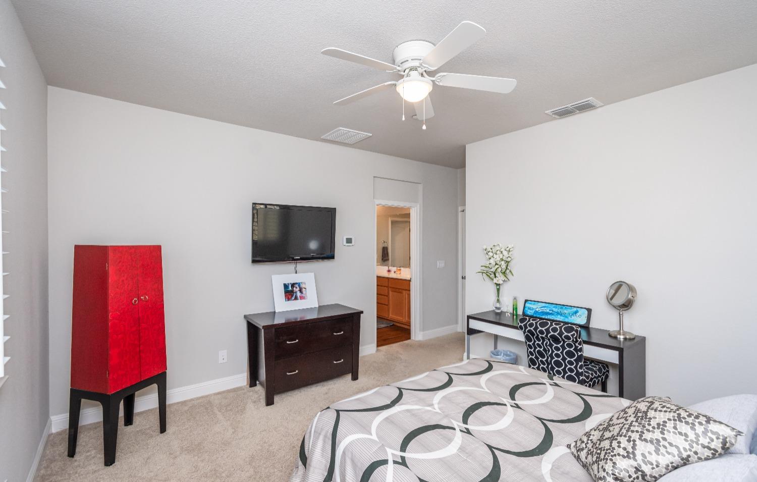 58 Huddlestone Circle