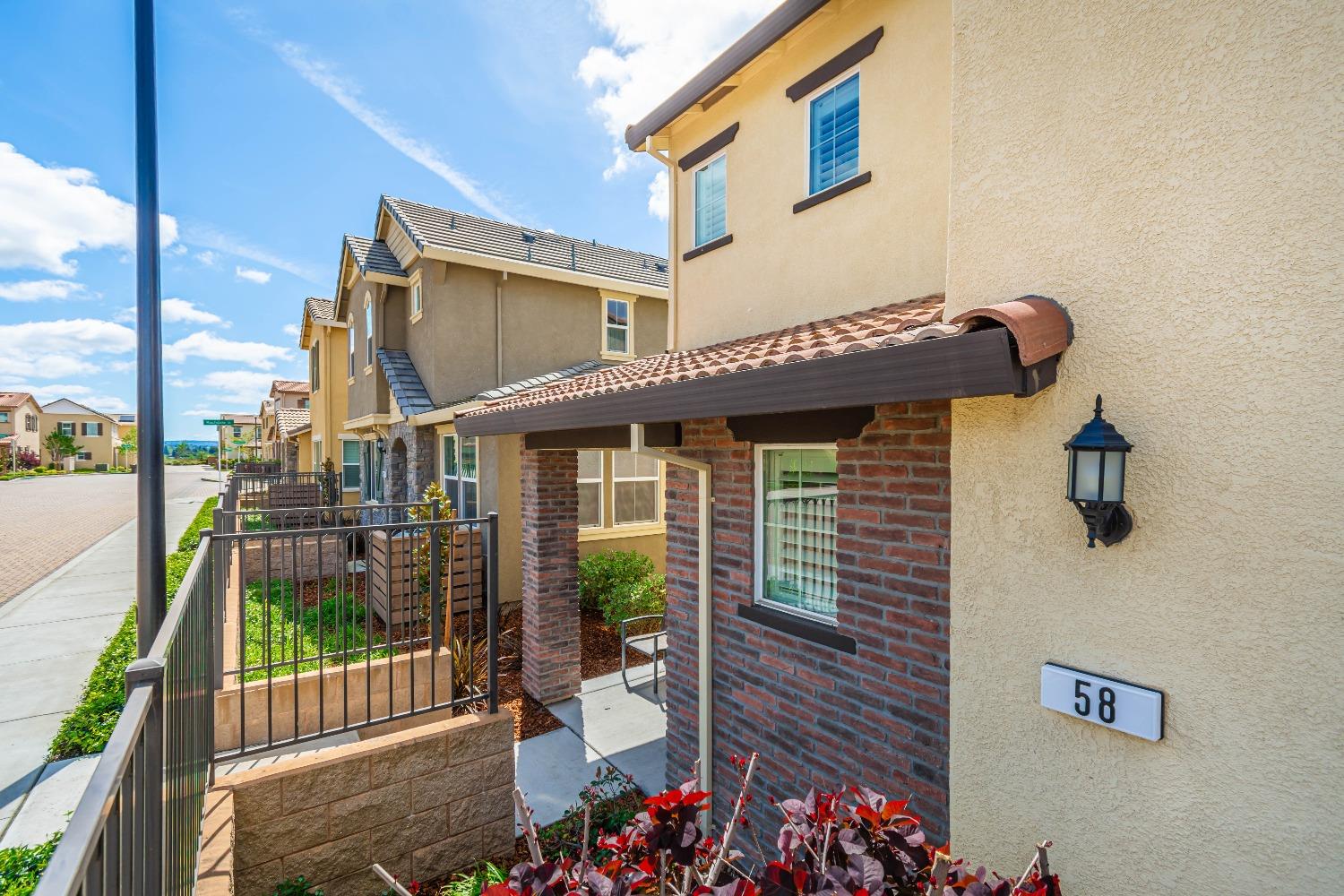 58 Huddlestone Circle