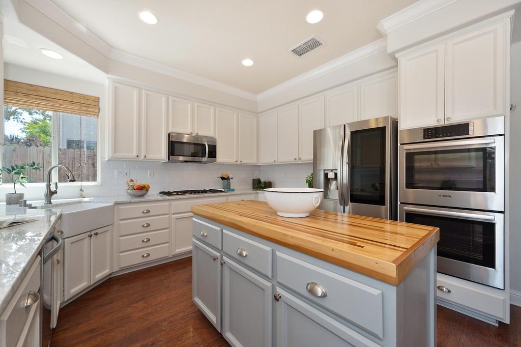 8976 Water Song Circle