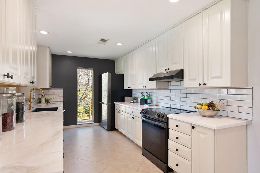 2079 Country Hill Run