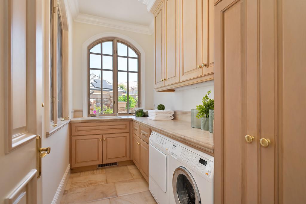 5128 Prior Ridge