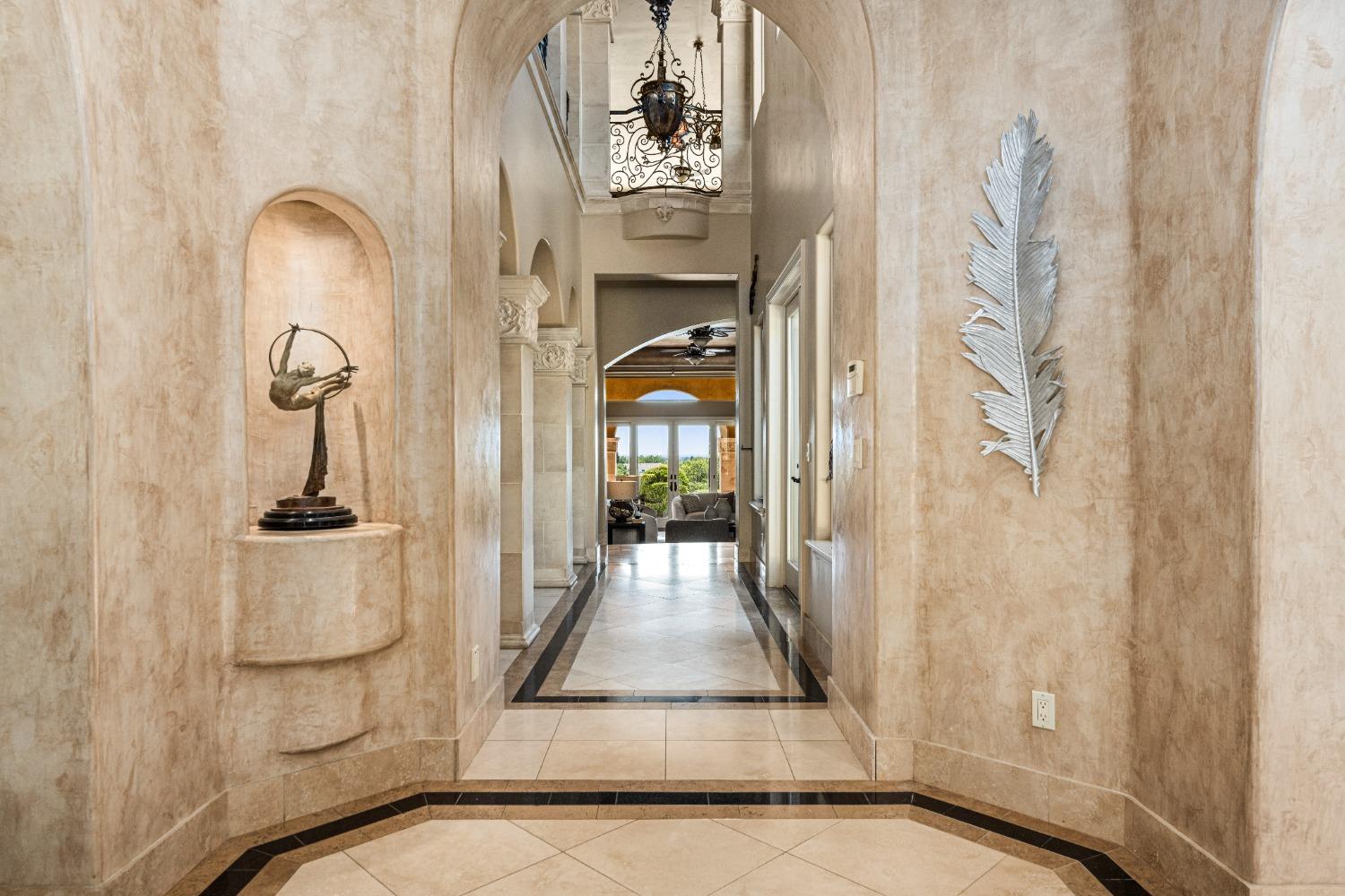 5535 Eden Roc Drive