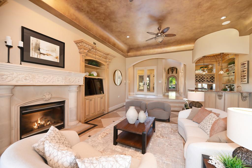 5535 Eden Roc Drive