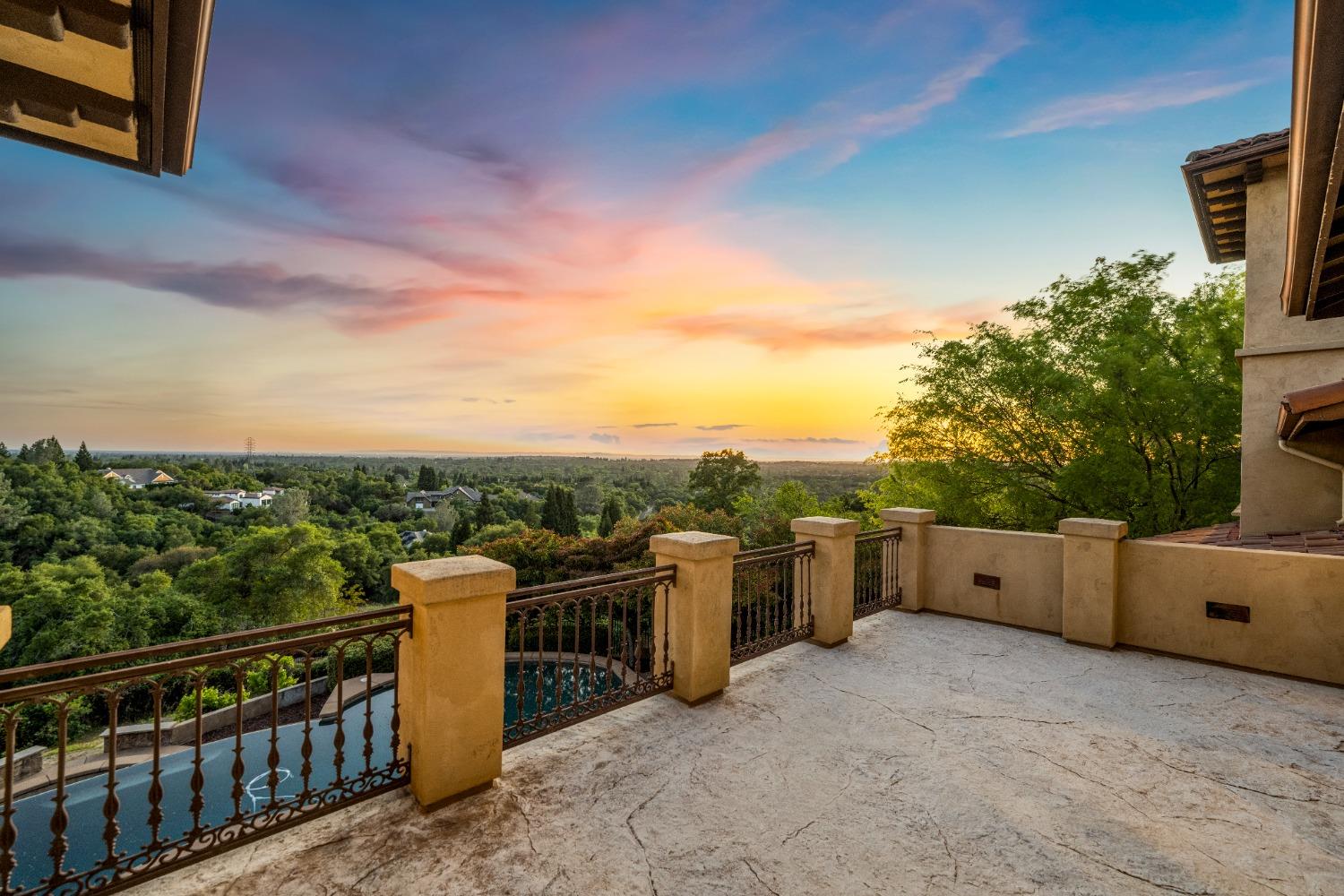 5535 Eden Roc Drive
