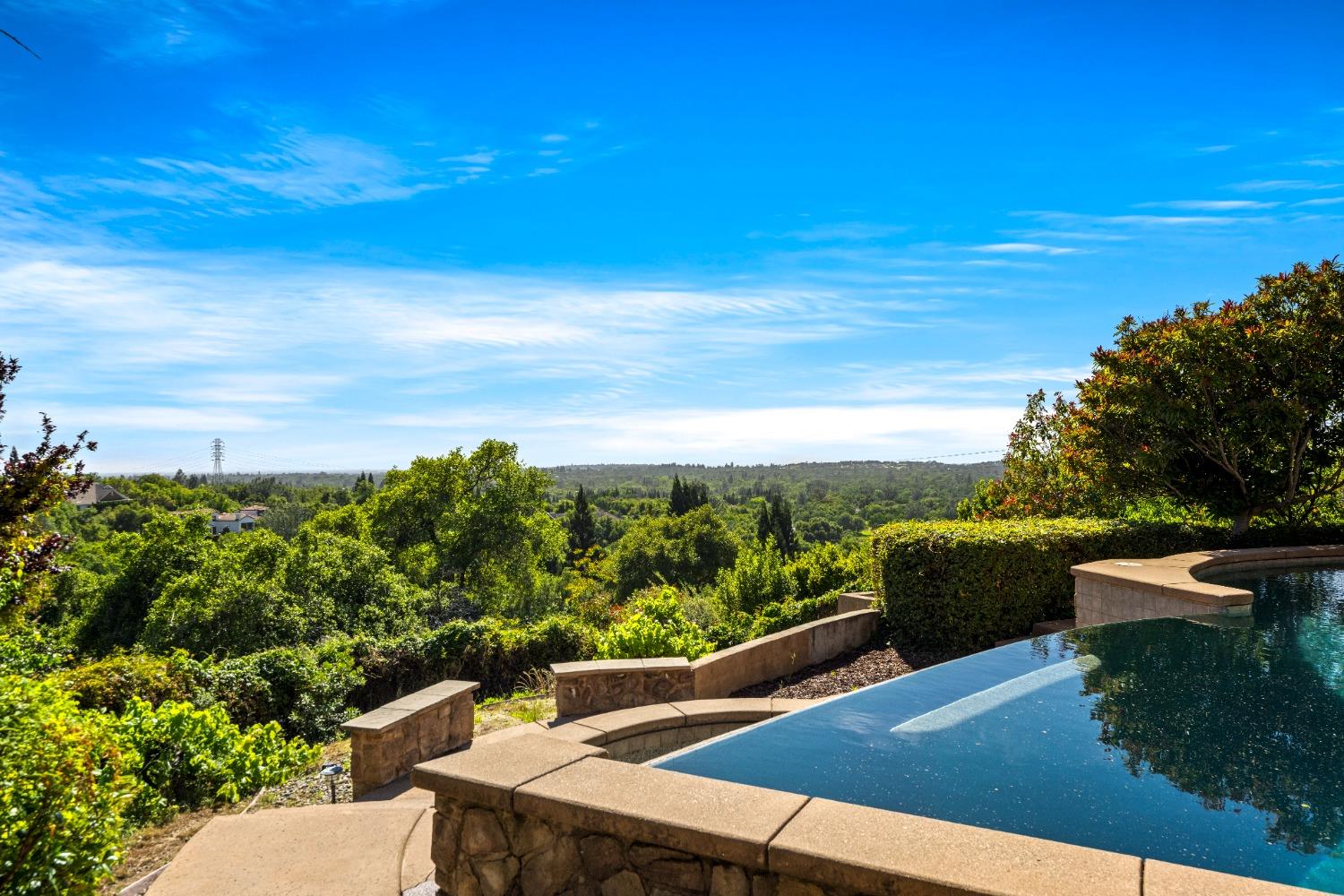 5535 Eden Roc Drive