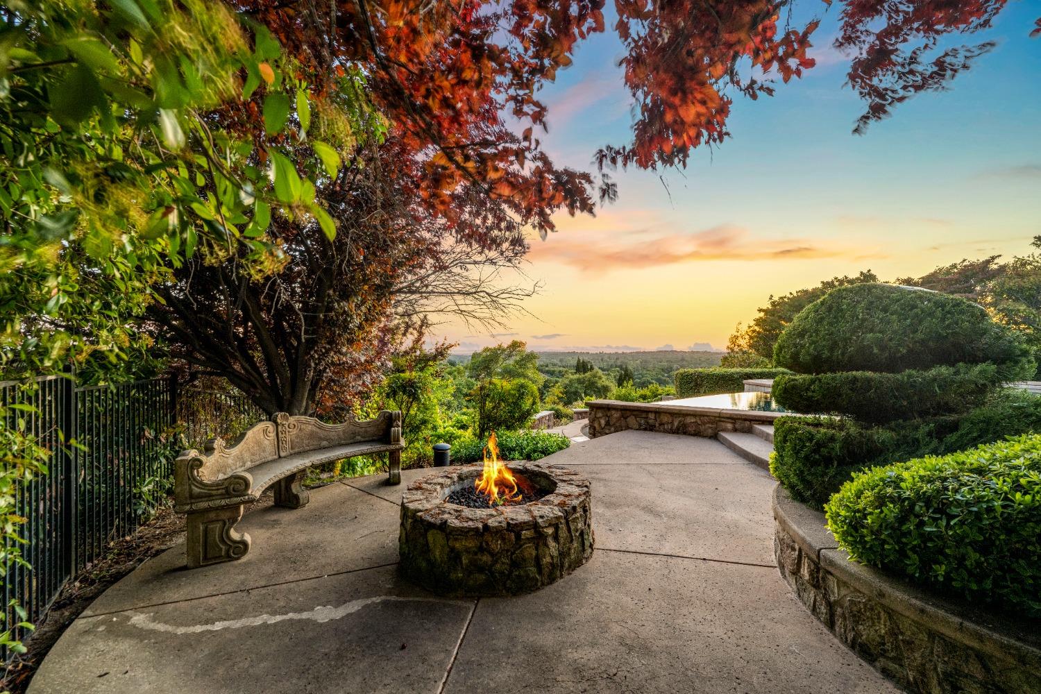 5535 Eden Roc Drive