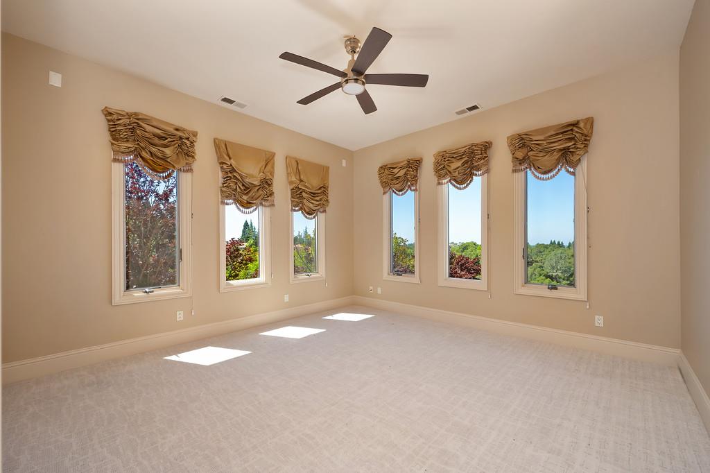 5535 Eden Roc Drive