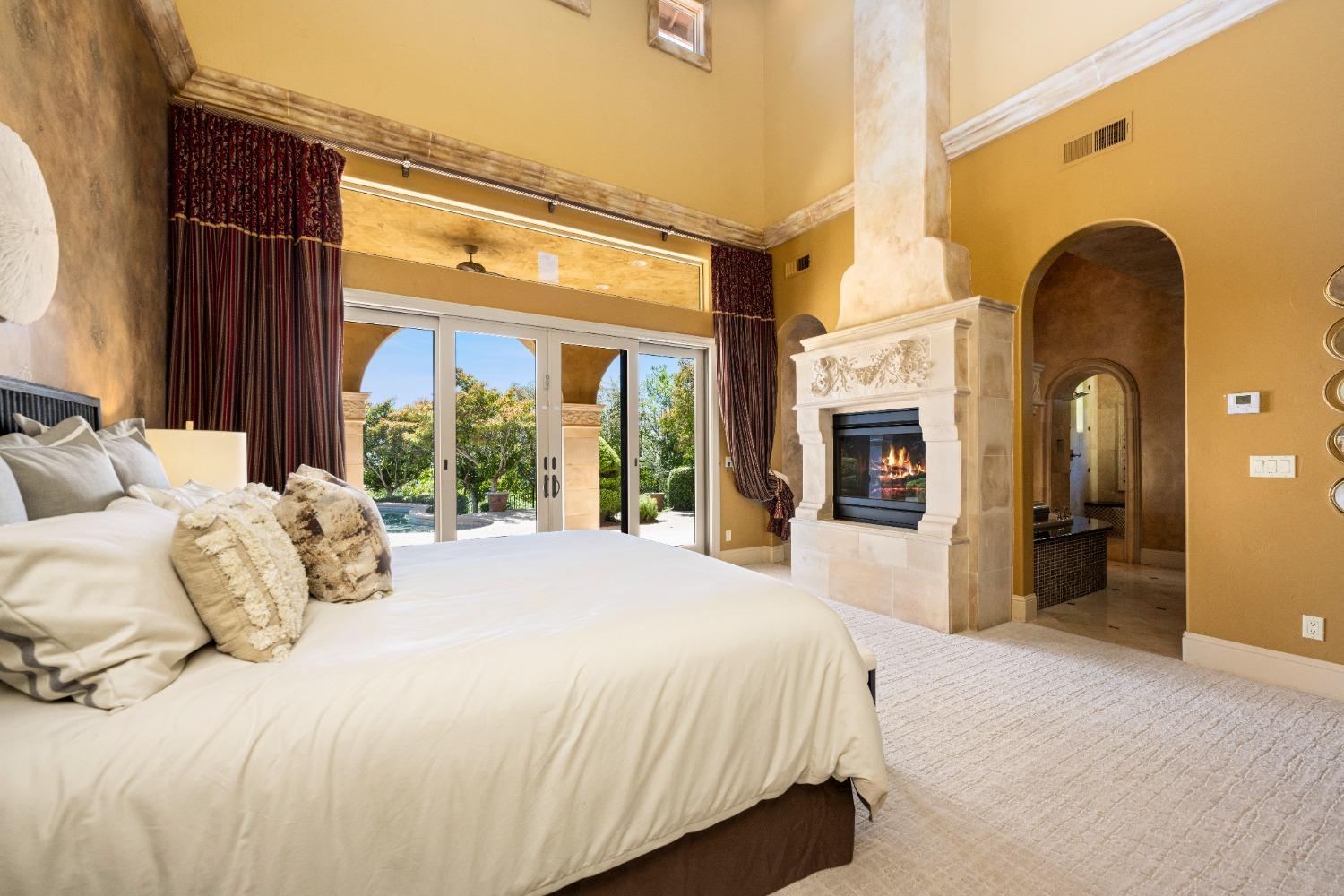 5535 Eden Roc Drive