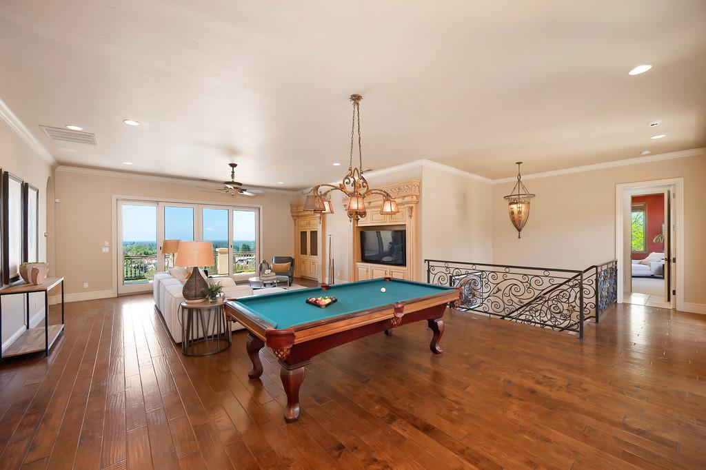 5535 Eden Roc Drive
