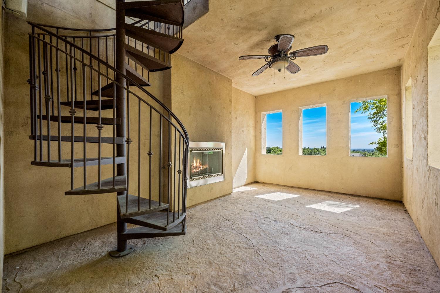 5535 Eden Roc Drive