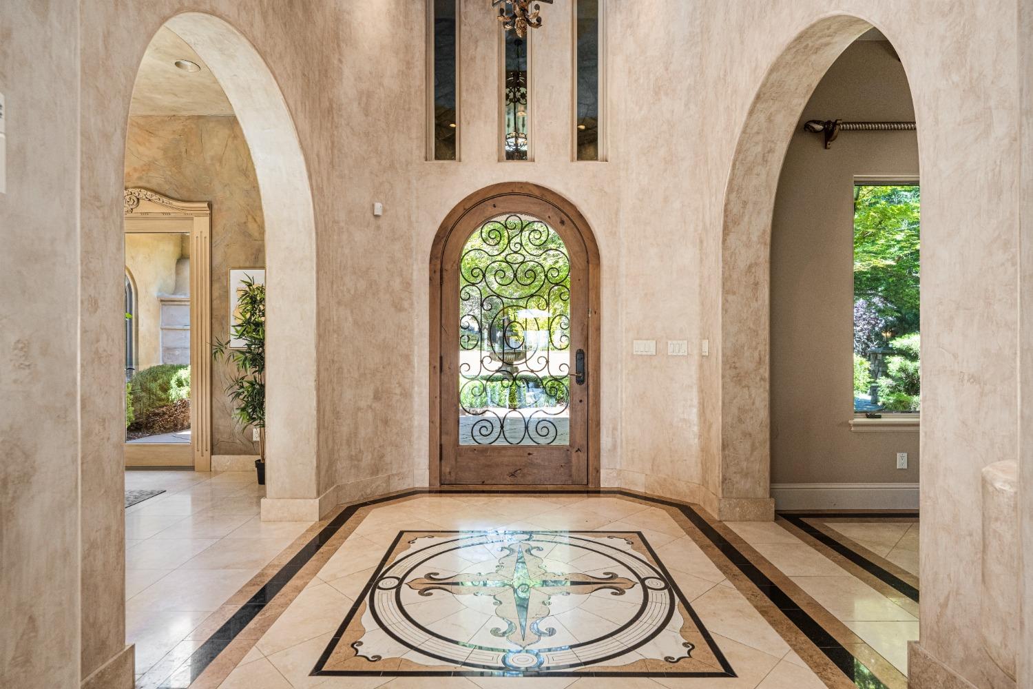 5535 Eden Roc Drive