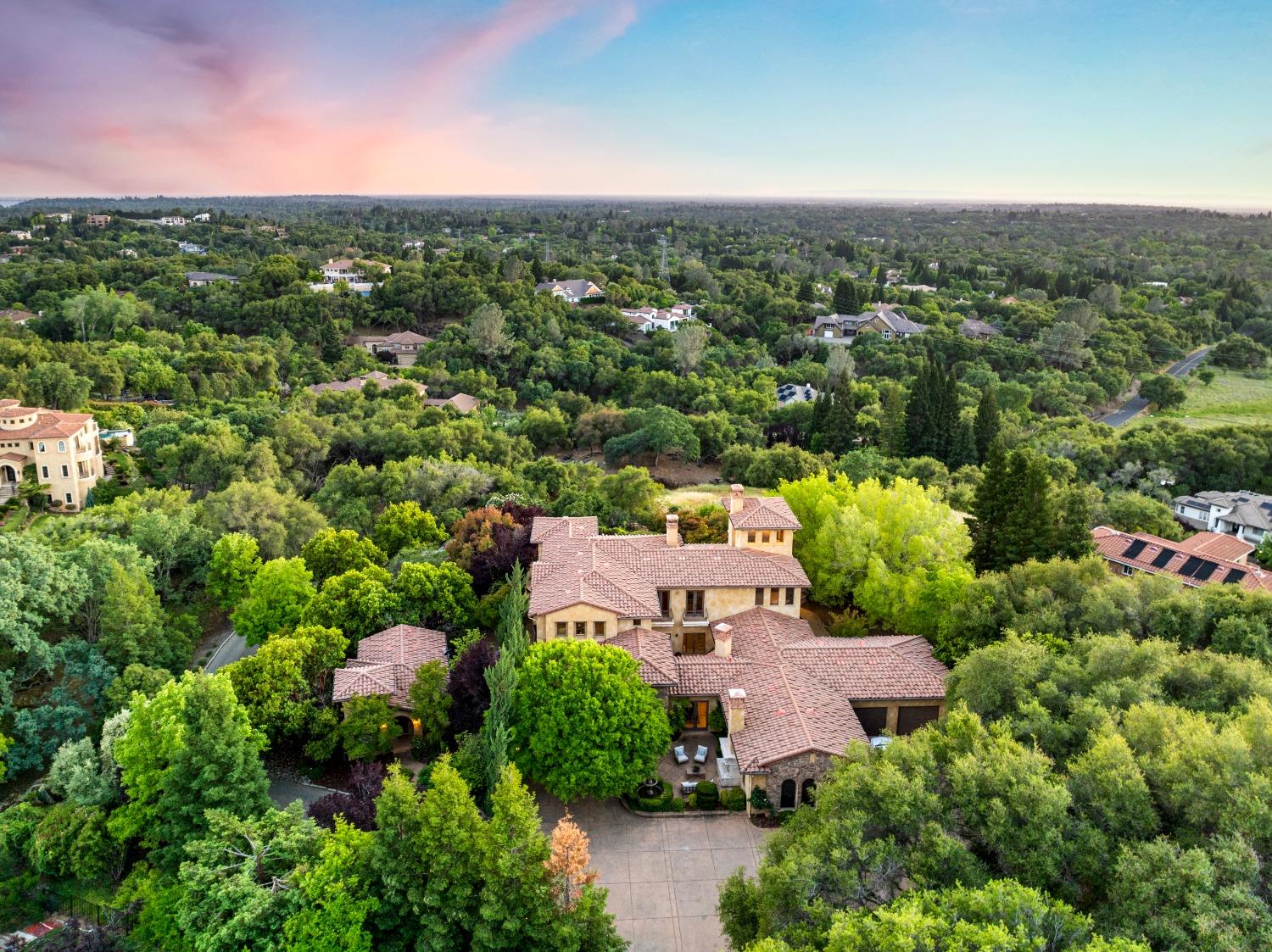 5535 Eden Roc Drive