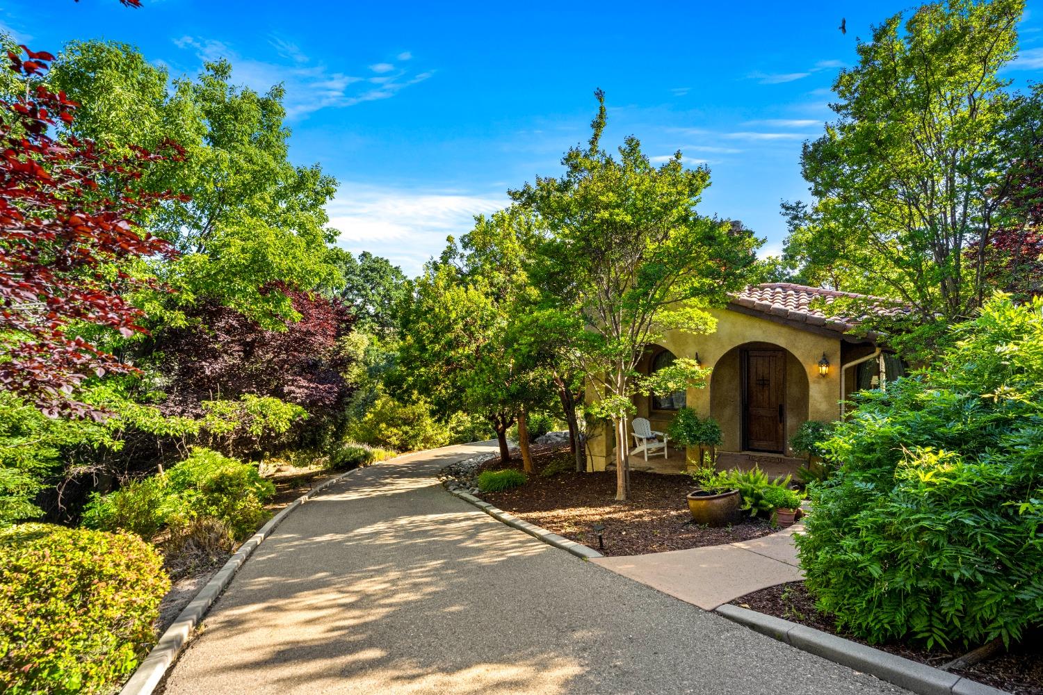 5535 Eden Roc Drive