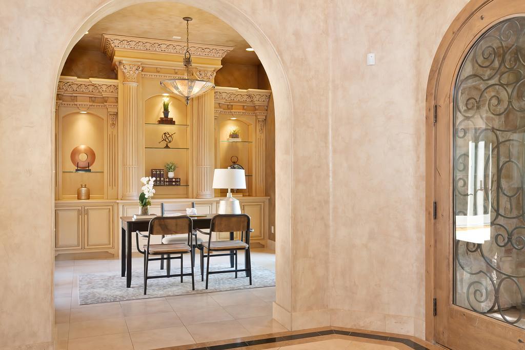 5535 Eden Roc Drive