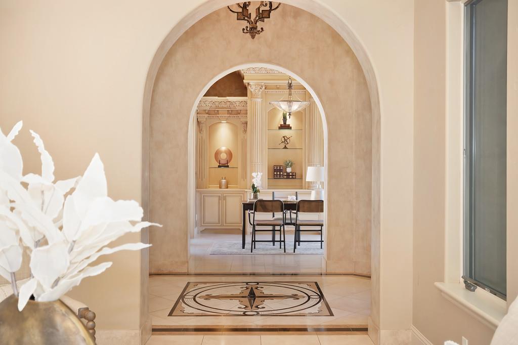 5535 Eden Roc Drive