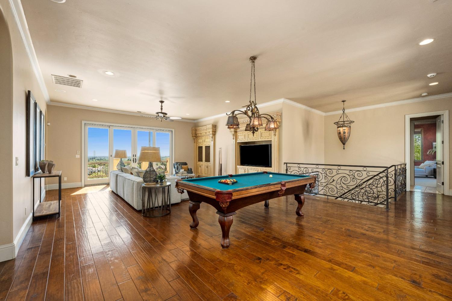 5535 Eden Roc Drive