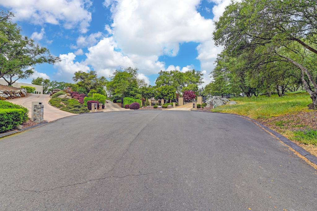 6275 Barcelona Court