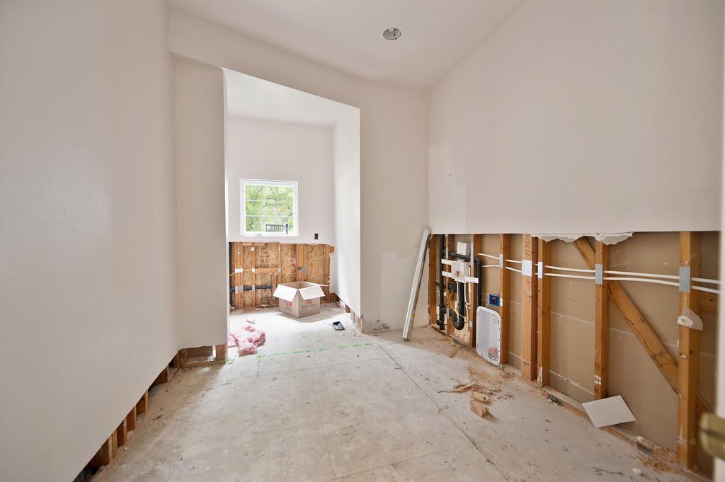 6275 Barcelona Court