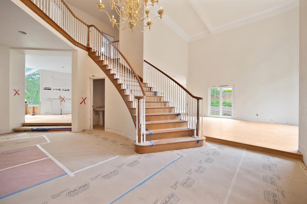 6275 Barcelona Court