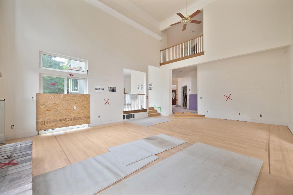 6275 Barcelona Court