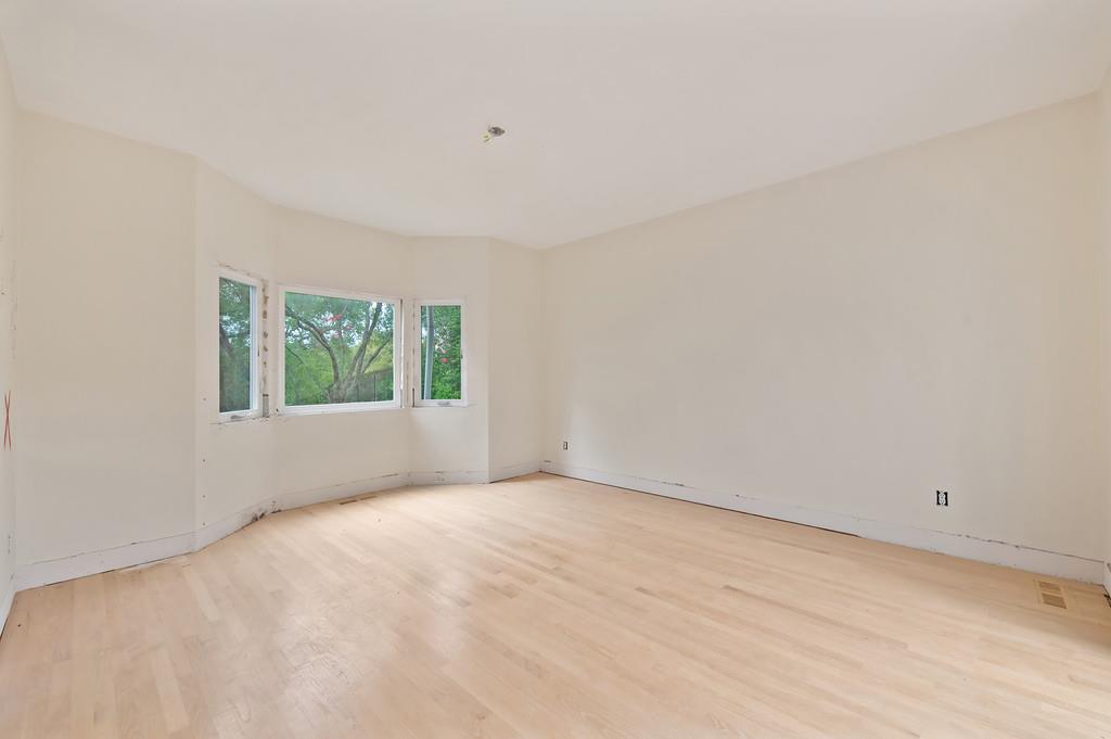 6275 Barcelona Court