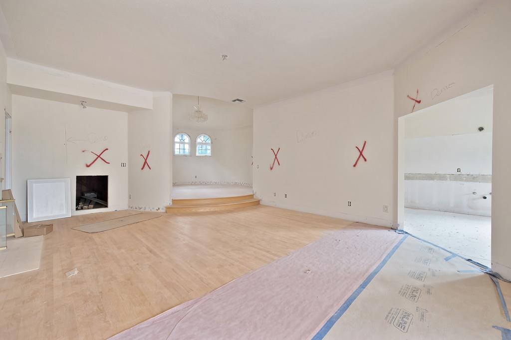 6275 Barcelona Court