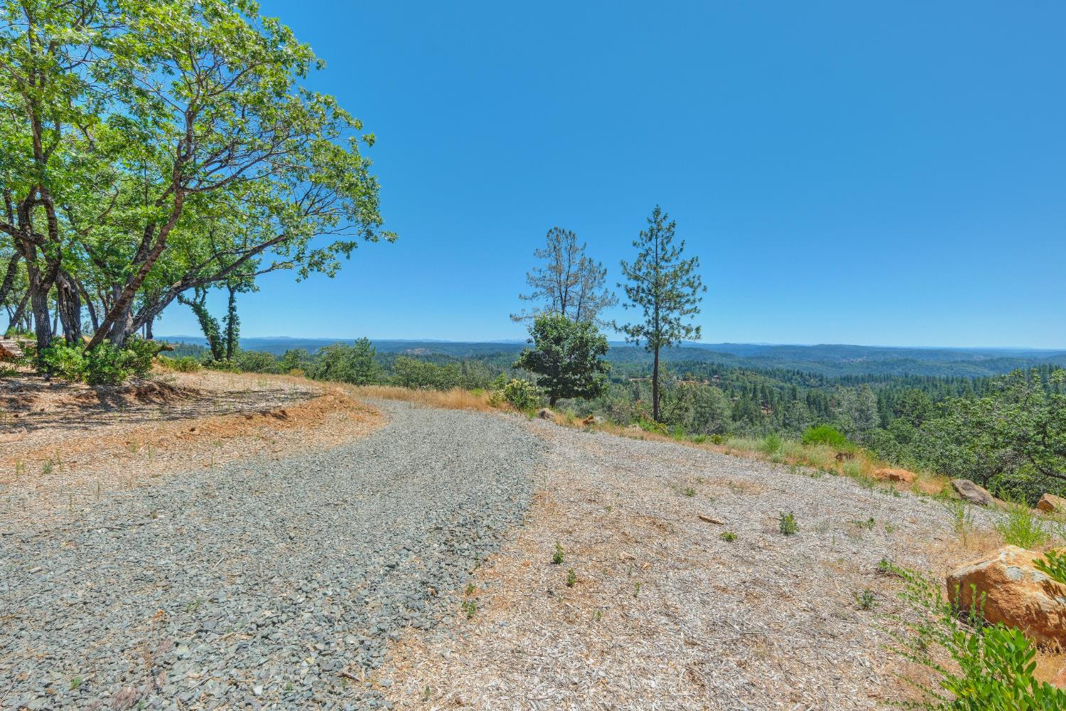 17200 Mountain View Drive