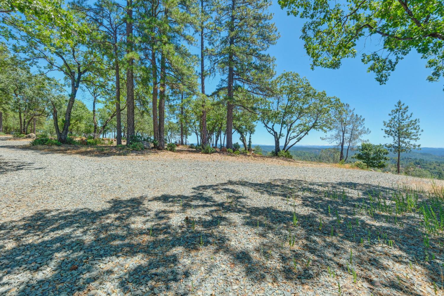 17200 Mountain View Drive