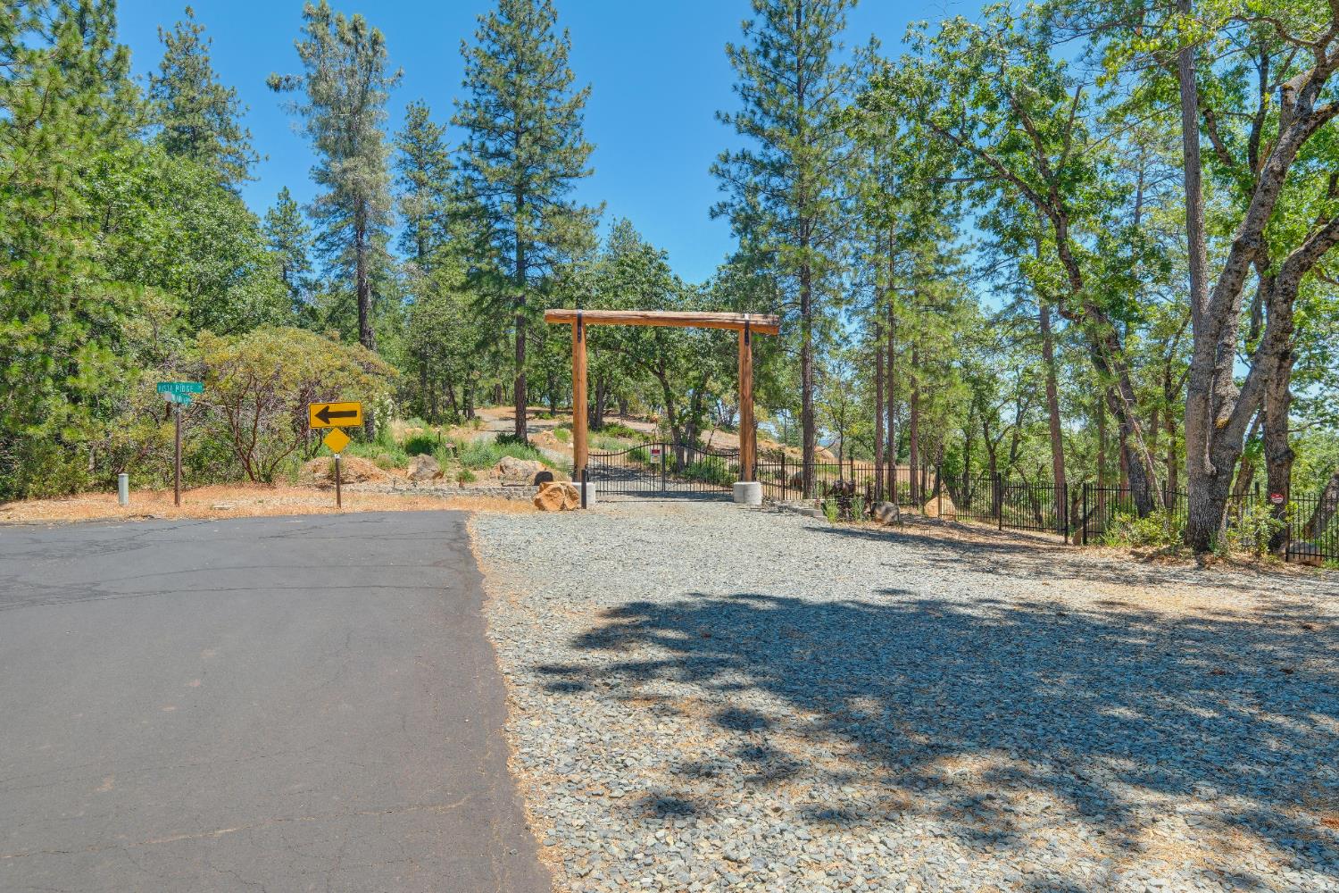 17200 Mountain View Drive