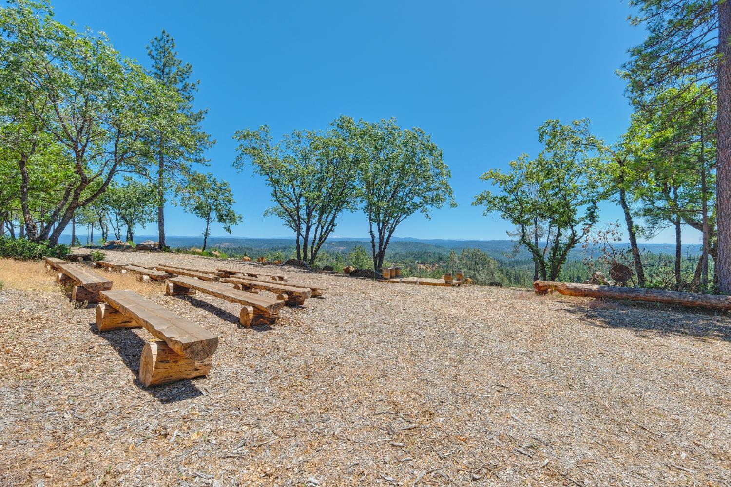 17200 Mountain View Drive