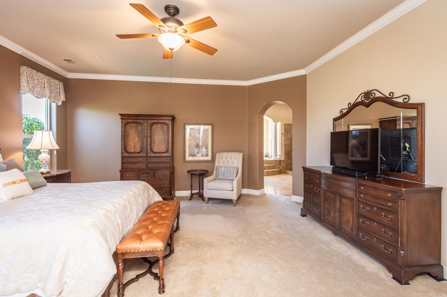 9709 Rim Rock Circle