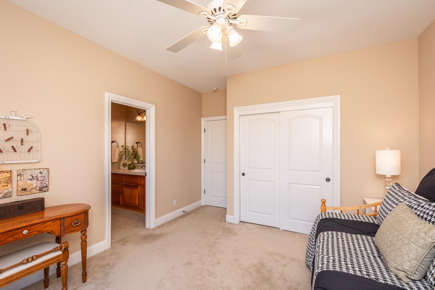 9709 Rim Rock Circle