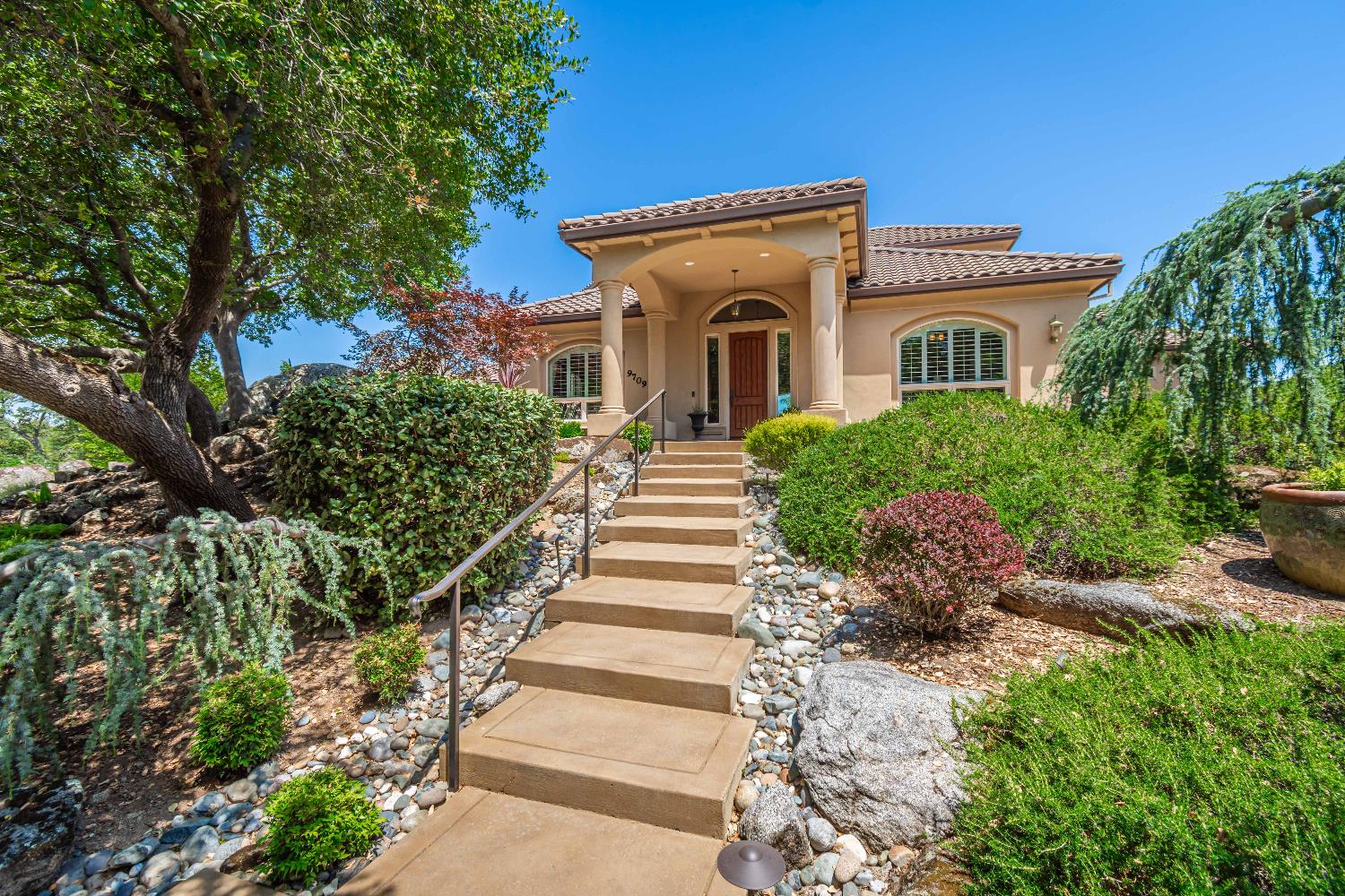 9709 Rim Rock Circle