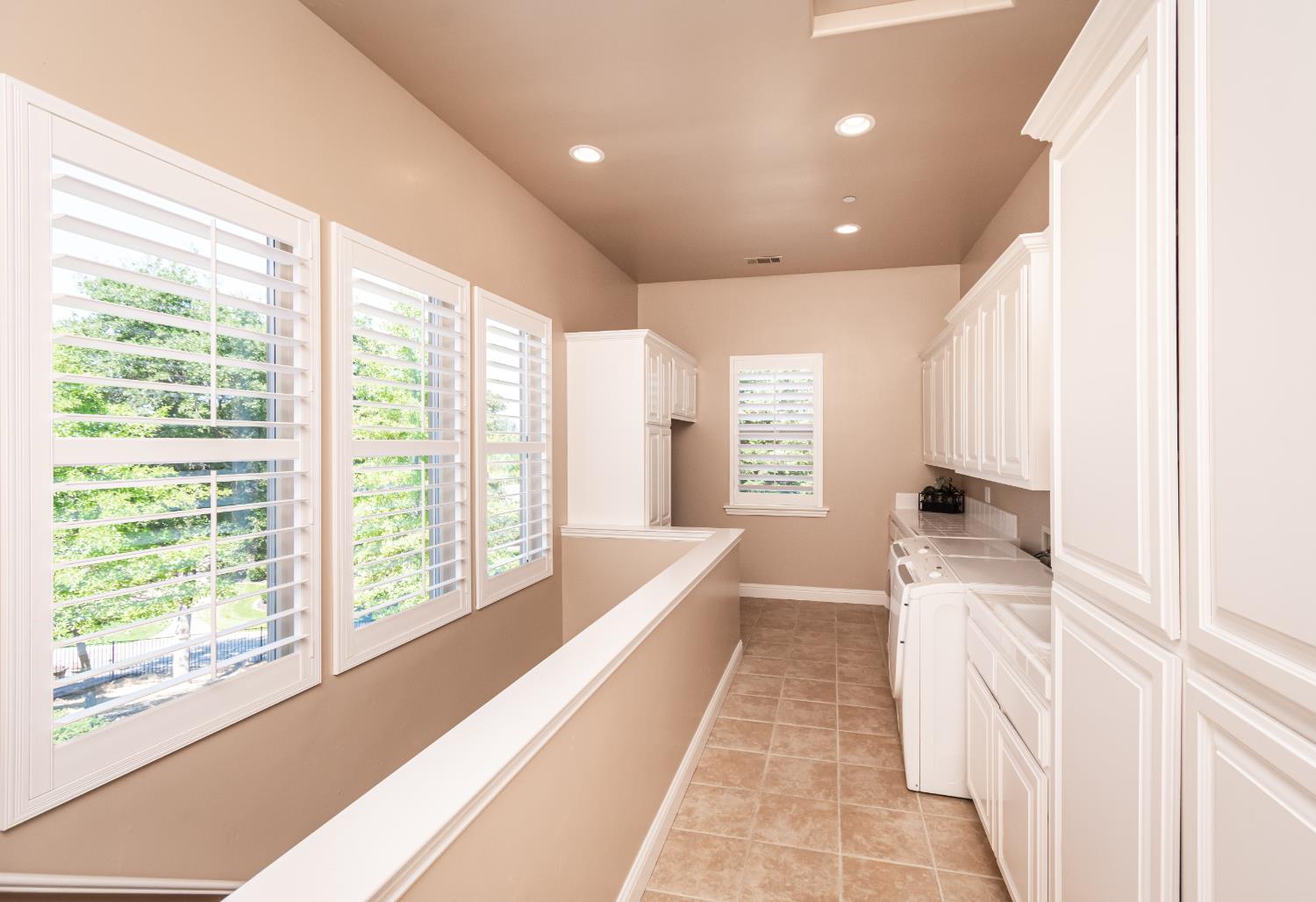 9709 Rim Rock Circle